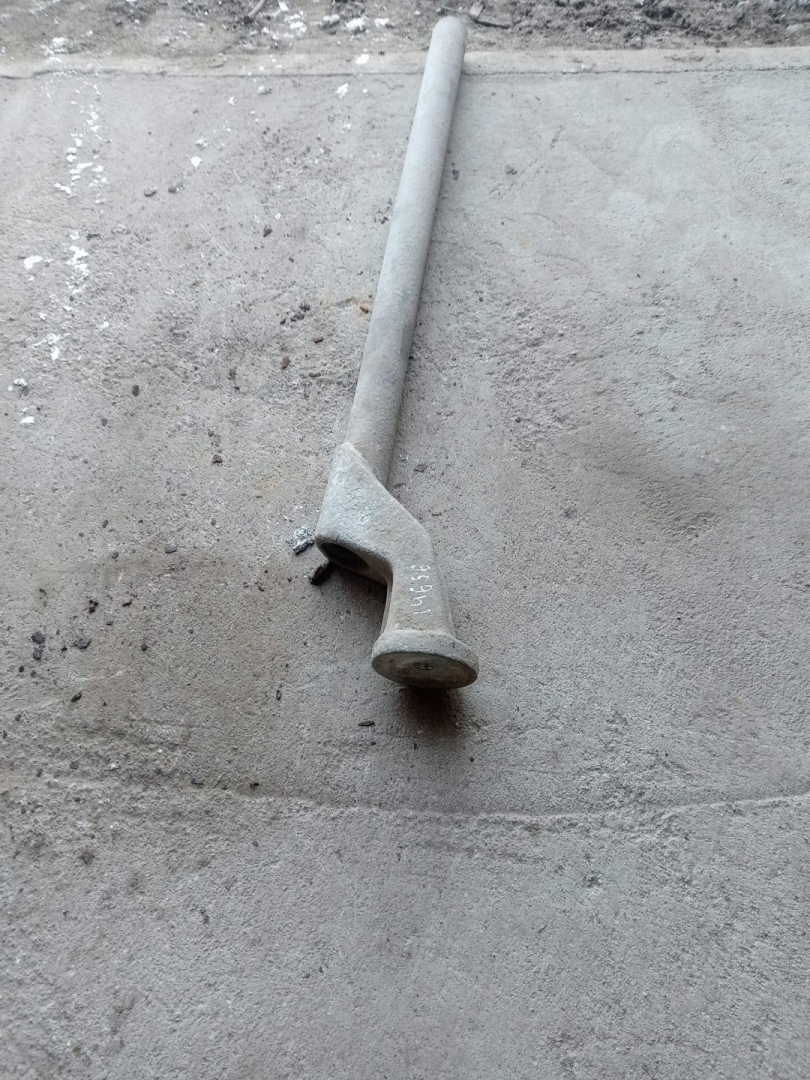 крепление ( кронштейн ) крыла Mercedes-Benz Actros 1 поколение (MP1) (1996 - 2003) - фото №1