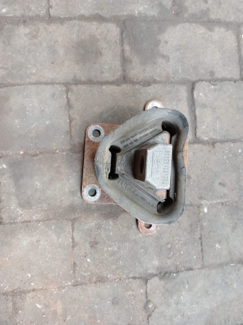подушка крепления двигателя IVECO, 732197133896 - фото №1