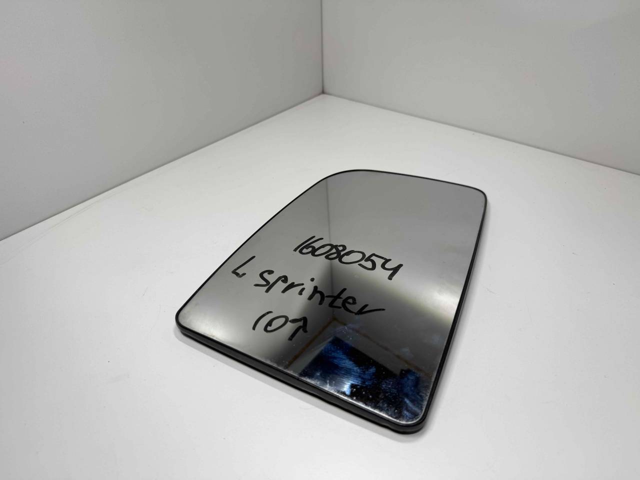 стекло зеркала наружного левого Mercedes-Benz Sprinter 2 поколение (W906) 2010, 2.2 л., дизель, - - фото №1