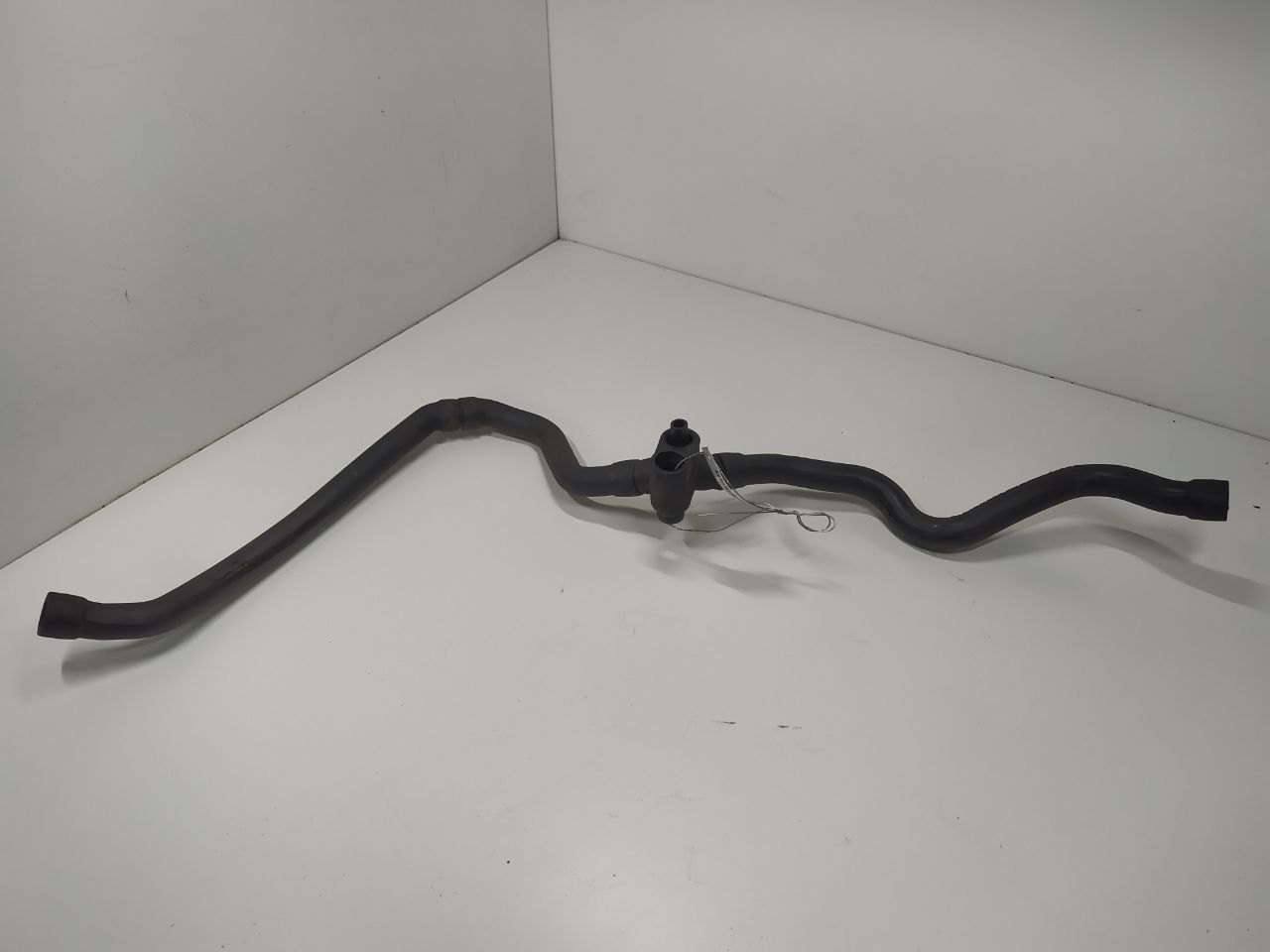 патрубок вентиляции картера Mercedes-Benz M-Класс W163 1999, 4.3 л., i, бензин, АКПП, внедорожник 5 дв., полный привод, A1120180282 - фото №1