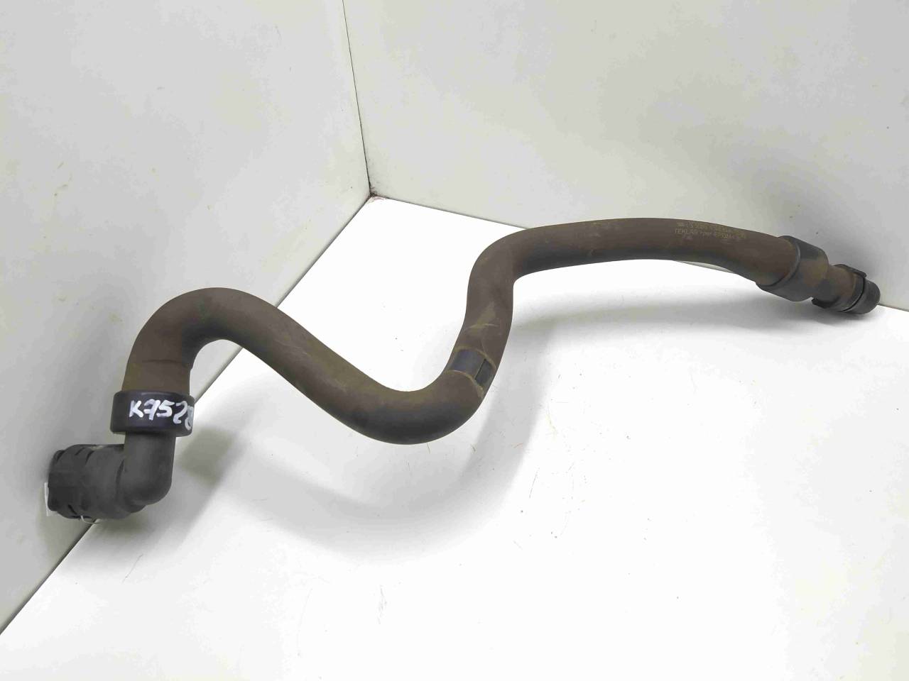 патрубок (трубопровод, шланг) Opel Insignia 1 поколение (A) 2011, 2.0 л., CDTi, дизель, МКПП, передний привод, 13220138DA - фото №1