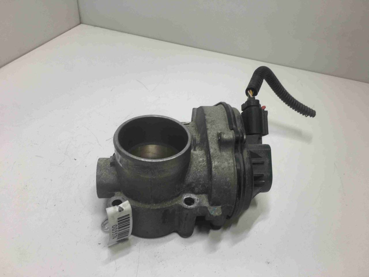 заслонка дроссельная Ford Focus 2 поколение 2008, 1.6 л., i, бензин, МКПП, передний привод, VP4F9U9E928BC, 2S6UFC - фото №1