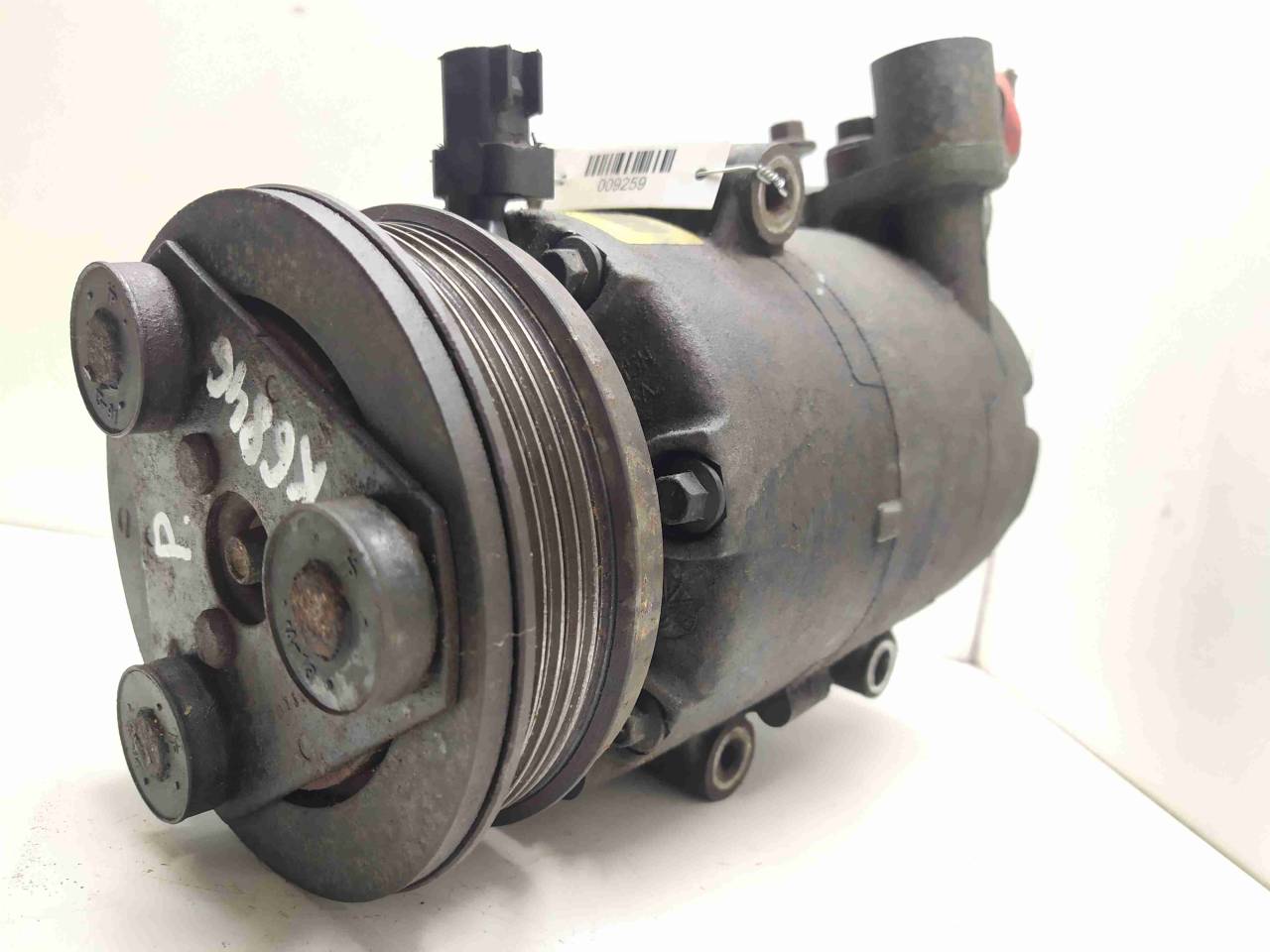 компрессор кондиционера Volvo C30 1 поколение 2009, 1.6 л., i, бензин, МКПП, передний привод, B4164S3, 3M5H19D629PH - фото №1