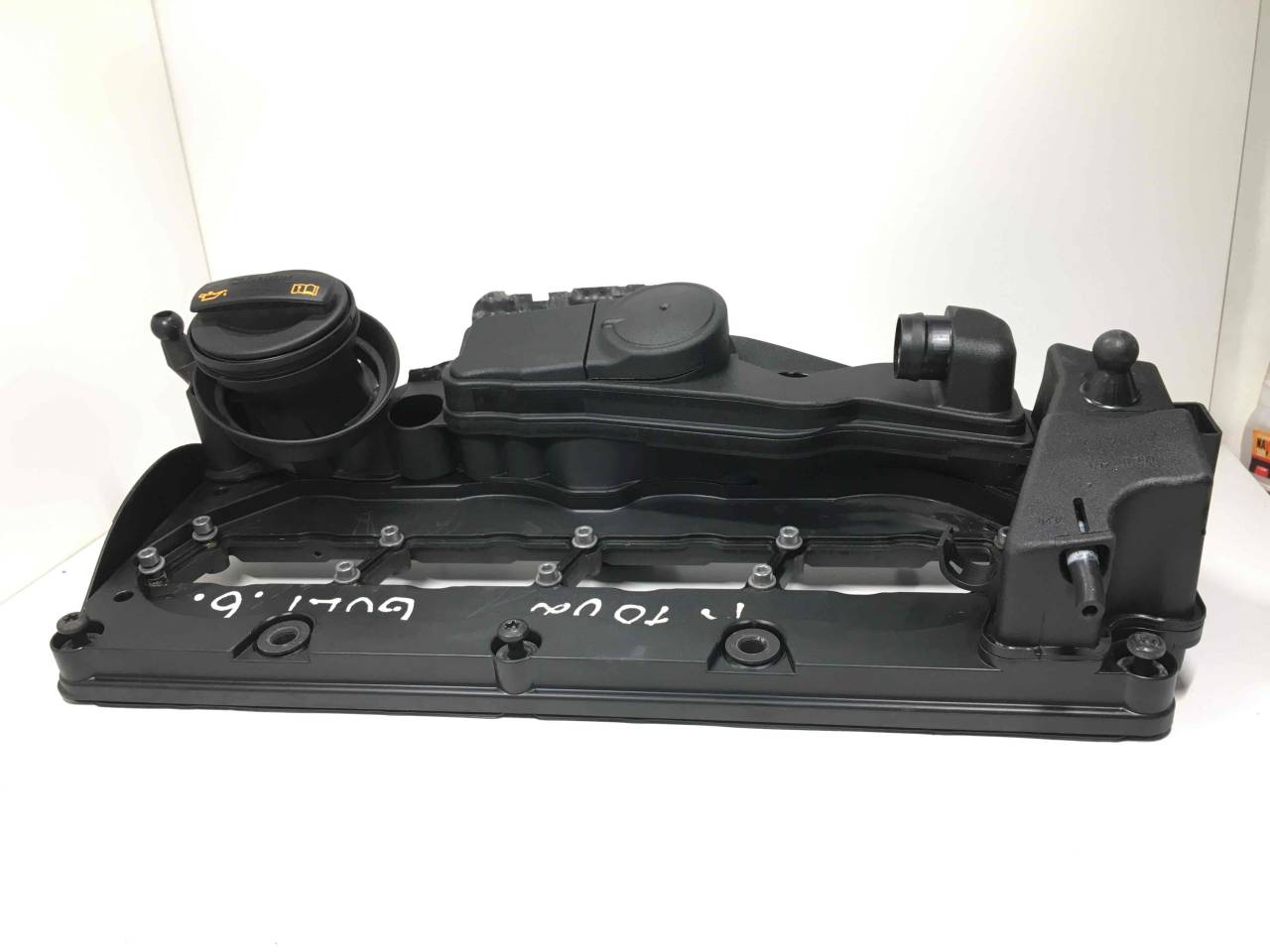 клапанная крышка Volkswagen Golf 5 поколение 2009, 2.0 л., TDi, дизель, 03L103469 - фото №1