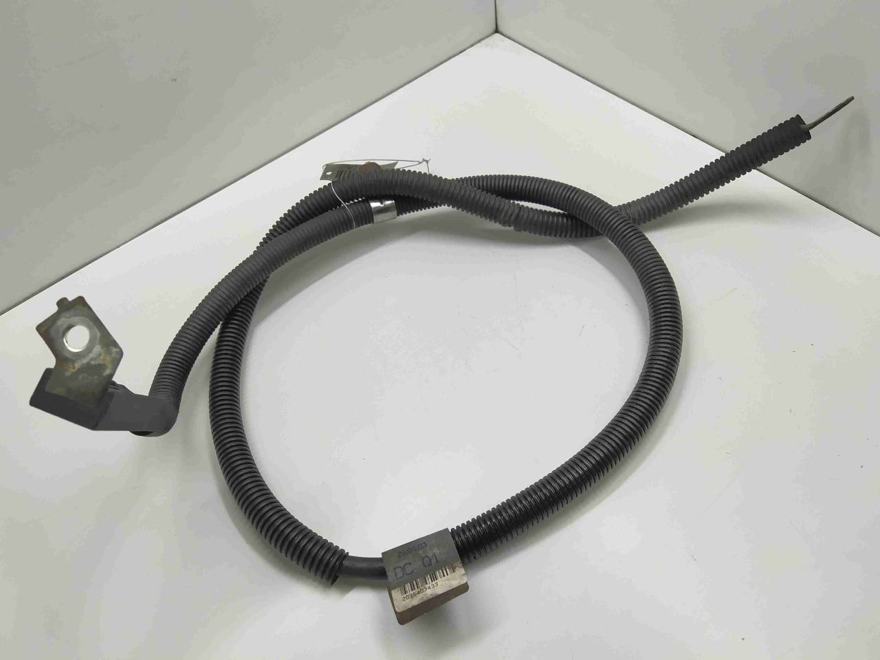 провод с генератора на стартер Mercedes-Benz C-Класс W203/S203/CL203 2003, 2.2 л., CDi, дизель, АКПП, задний привод, 2035403433 - фото №1