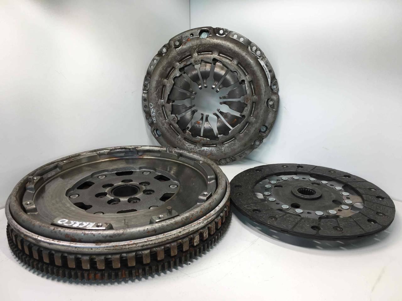 маховик Renault Laguna 3 поколение 2008, 1.5 л., DCi, дизель, МКПП, передний привод, 415040010, 9H310, 323083710, 123061810 - фото №1