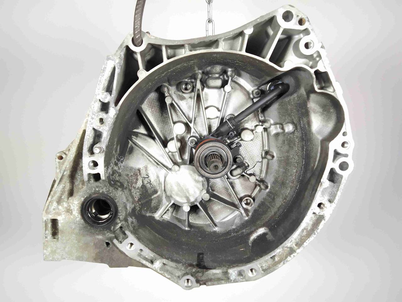 КПП механическая (МКПП) Renault Laguna 3 поколение 2008, 2.0 л., i, бензин, МКПП, передний привод, CMTL4610186, 8201180949 - фото №1