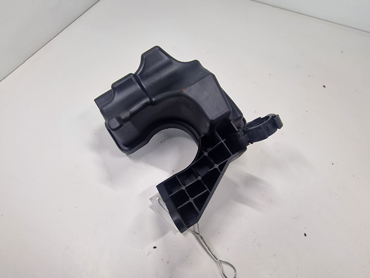 ресивер пневмоподвески Peugeot 3008 1 поколение 2010, 1.6 л., Ti, бензин, МКПП, передний привод, 756091680 - фото №1