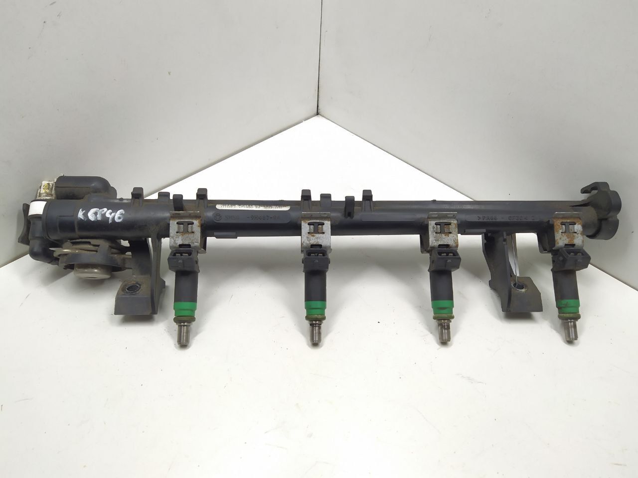 форсунка Volvo C30 1 поколение 2009, 1.6 л., i, бензин, МКПП, передний привод, 98MFBC9F593 - фото №1