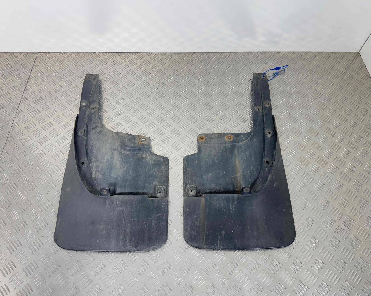 брызговик Toyota Land Cruiser J200 2008, 4.5 л., дизель, 7662660240, 7662560240 - фото №1