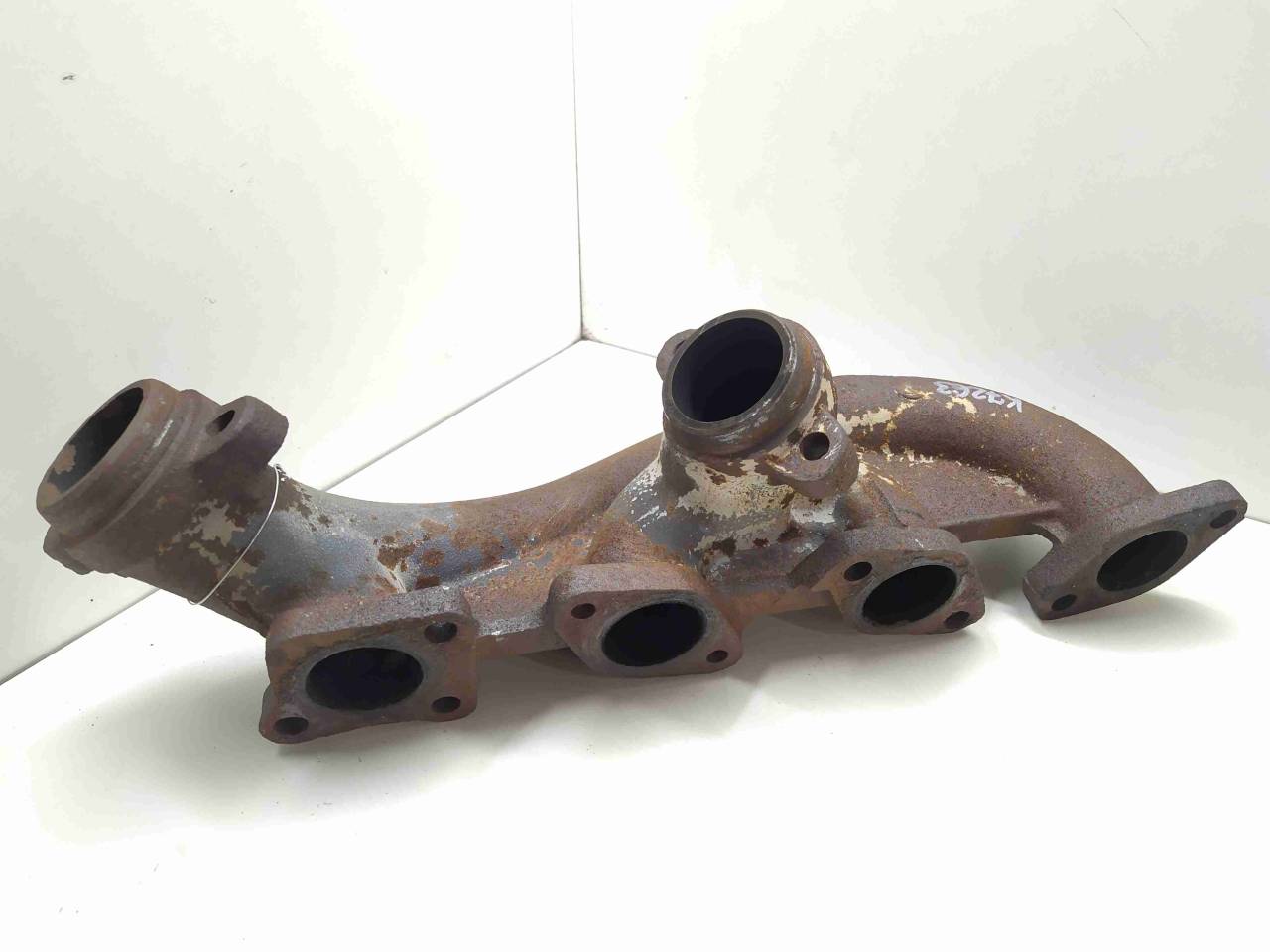 коллектор выпускной Mercedes-Benz 190 1 поколение 1991, 2.0 л., i, бензин, МКПП, задний привод, 1021423101, A1021423101 - фото №1