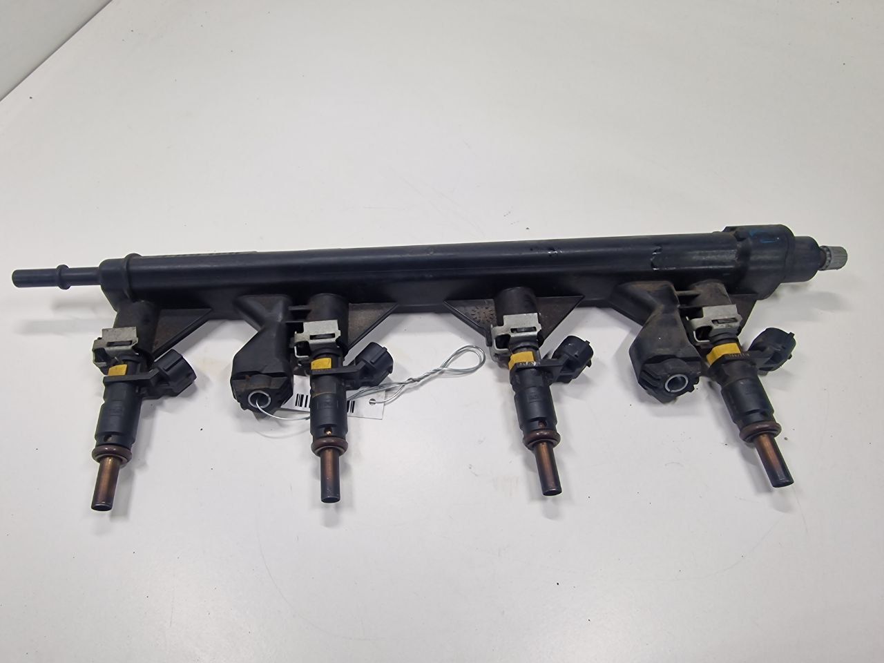 форсунка Peugeot 3008 1 поколение 2011, 1.6 л., i, бензин, МКПП, передний привод, V75281768007, B164C08944 - фото №1