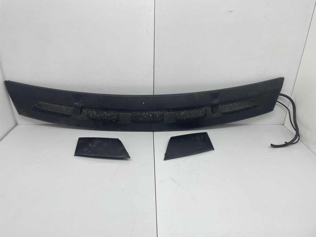 решетка капота Mercedes-Benz B-Класс W245 2006, A1698360018, A1698300175, A1698300075, A1698600192, 1698360018, 1698300175, 1698300075, 1698600192 - фото №1