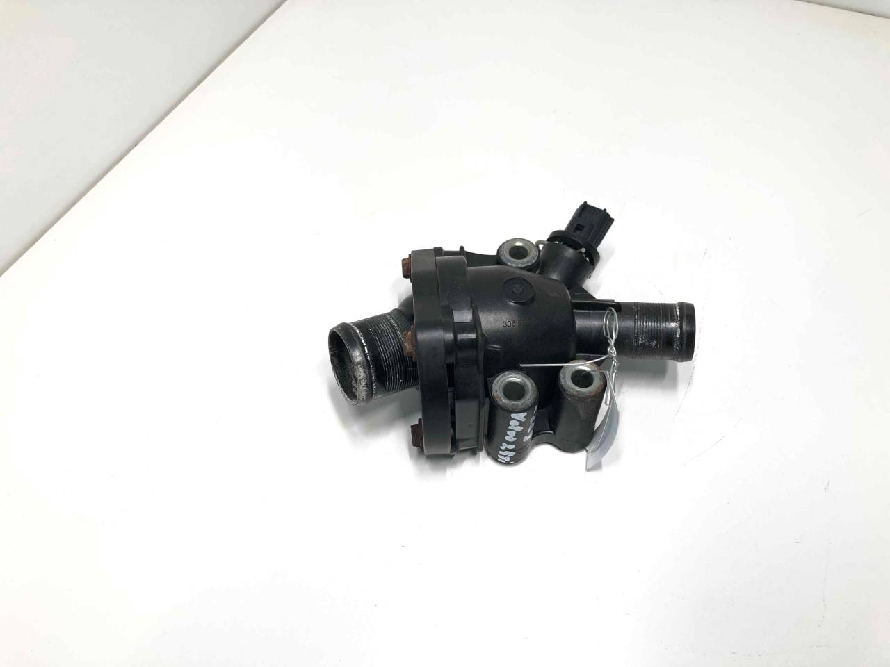 корпус термостата Volvo V50 1 поколение 2004, 2.5 л., Ti, бензин, МКПП, передний привод, 30650810 - фото №1