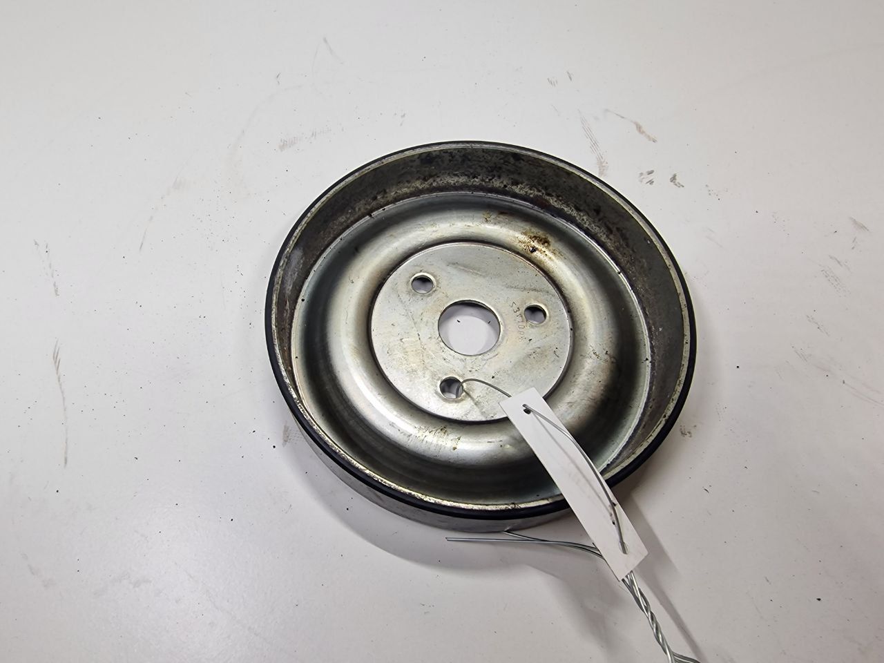 шкив помпы Mini Cooper 2 поколение 2007, 1.4 л., i, бензин, МКПП, передний привод, 761902080 - фото №1