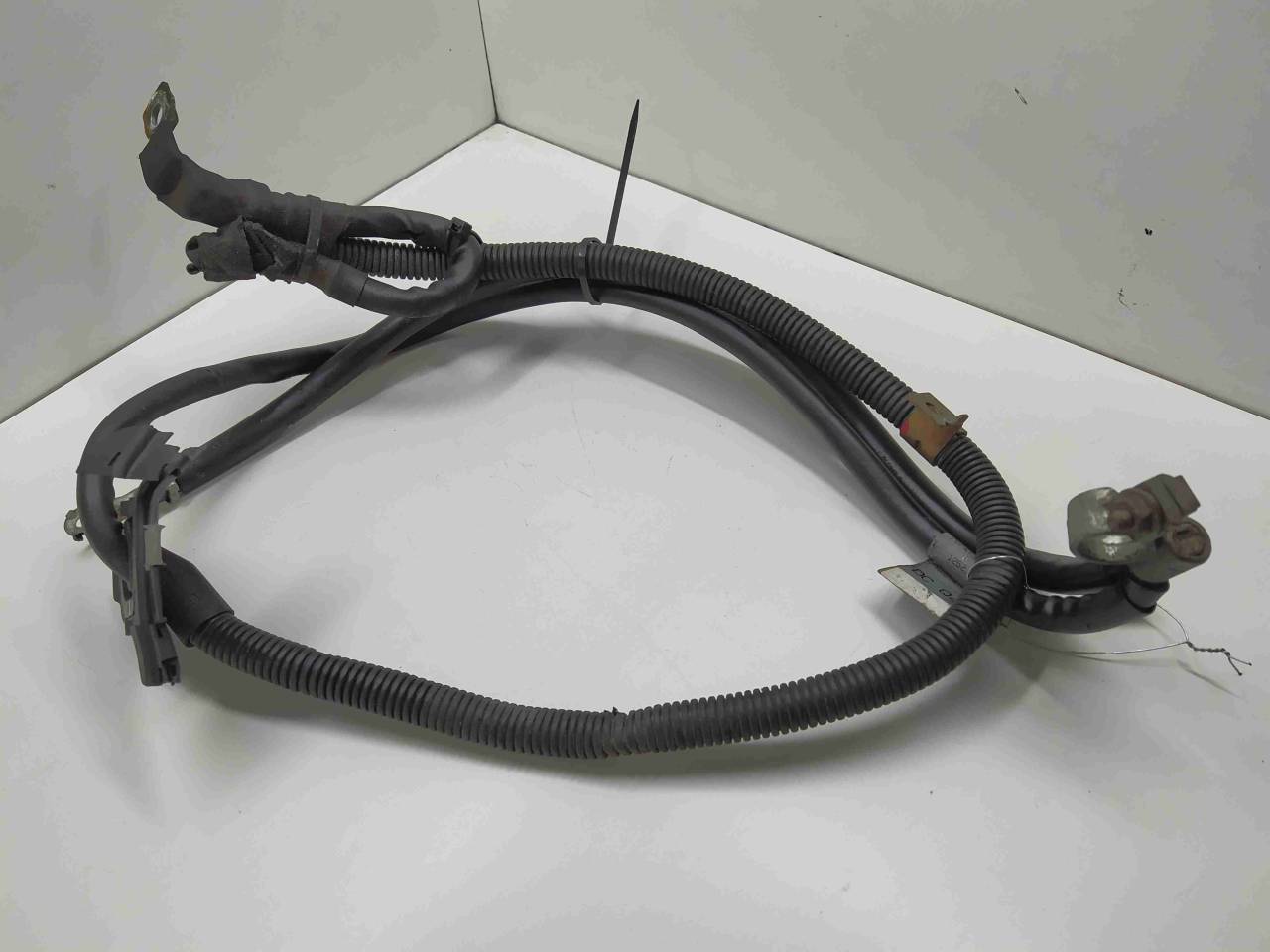 плюсовой провод аккумулятора Mercedes-Benz C-Класс W203/S203/CL203 2003, 2.2 л., CDi, дизель, АКПП, задний привод, 2035402206 - фото №1