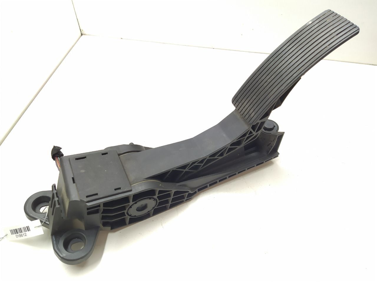 педаль Mercedes-Benz M-Класс W164 2005, 3.0 л., CDi, дизель, АКПП, внедорожник 5 дв., полный привод, A1643000004, 1643000004 - фото №1