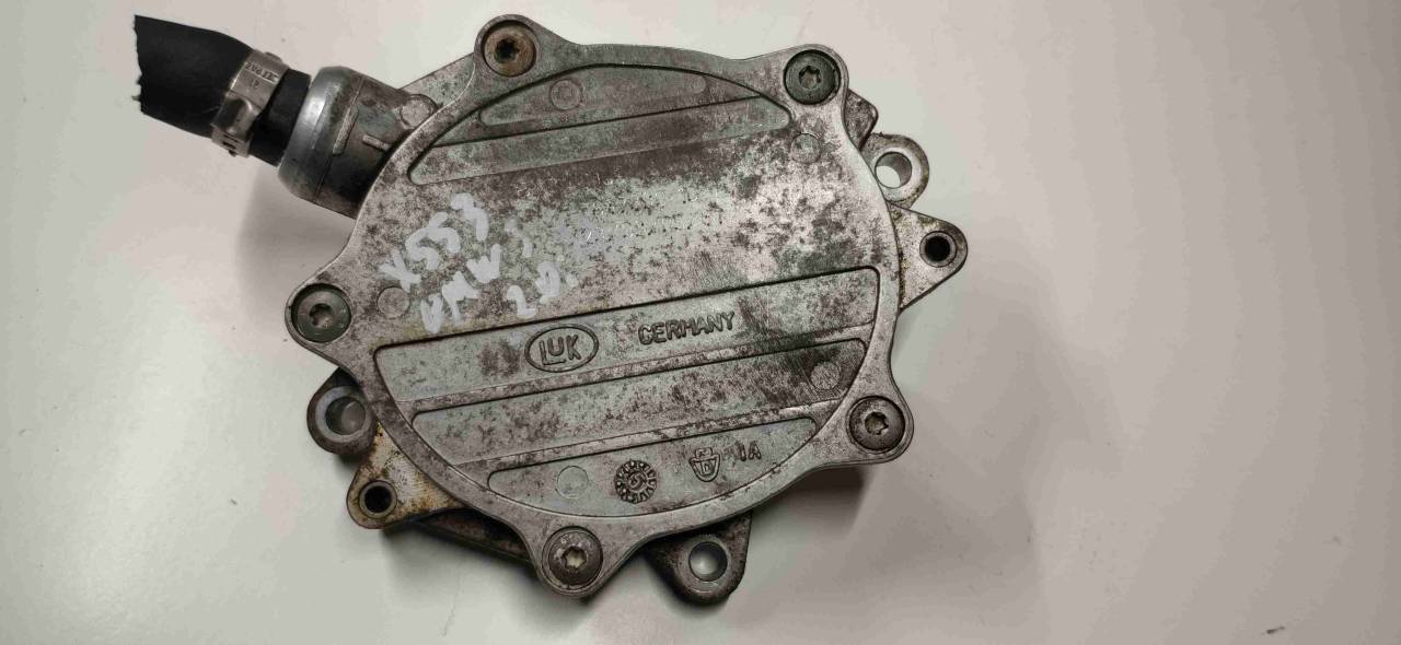 насос вакуумный BMW 3 серия E90/E91/E92/E93 2007, 2.0 л., i, бензин, МКПП, задний привод, 11667542498, 7542498 - фото №1