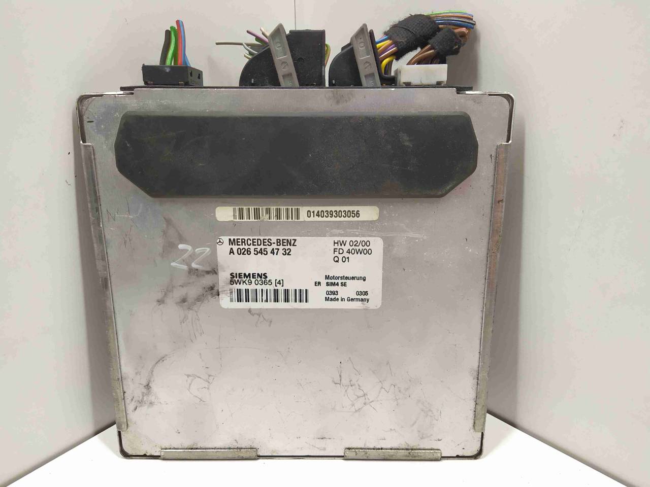 блок управления двигателем Mercedes-Benz C-Класс W203/S203/CL203 2001, 2.0 л., бензин, МКПП, A0265454732 - фото №1