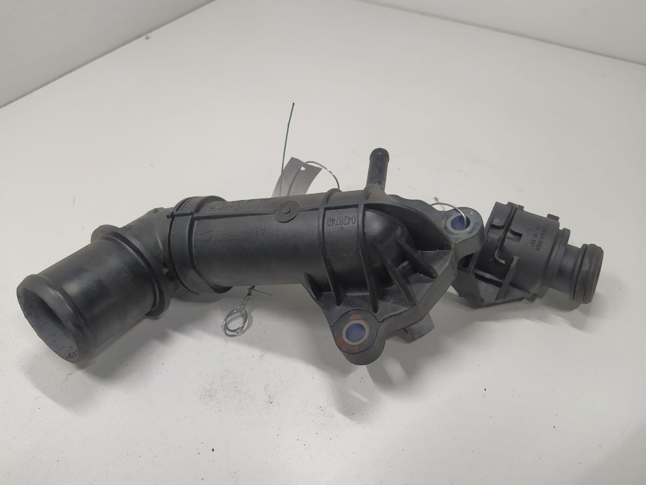 корпус термостата Opel Insignia 1 поколение (A) 2011, 2.0 л., CDTi, дизель, МКПП, передний привод, 0705543B, 0428741, 0428740 - фото №1