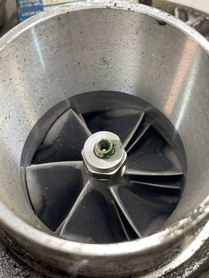 турбина Audi A6 4F/C6 2005, 2.7 л., дизель, 059145702T - фото №1