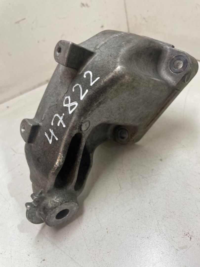 кронштейн двигателя Mercedes-Benz GL-Класс X166 2013, 3.0 л., дизель, АКПП, внедорожник 5 дв., A642826, 642826, OM642826, A6422234204 - фото №1