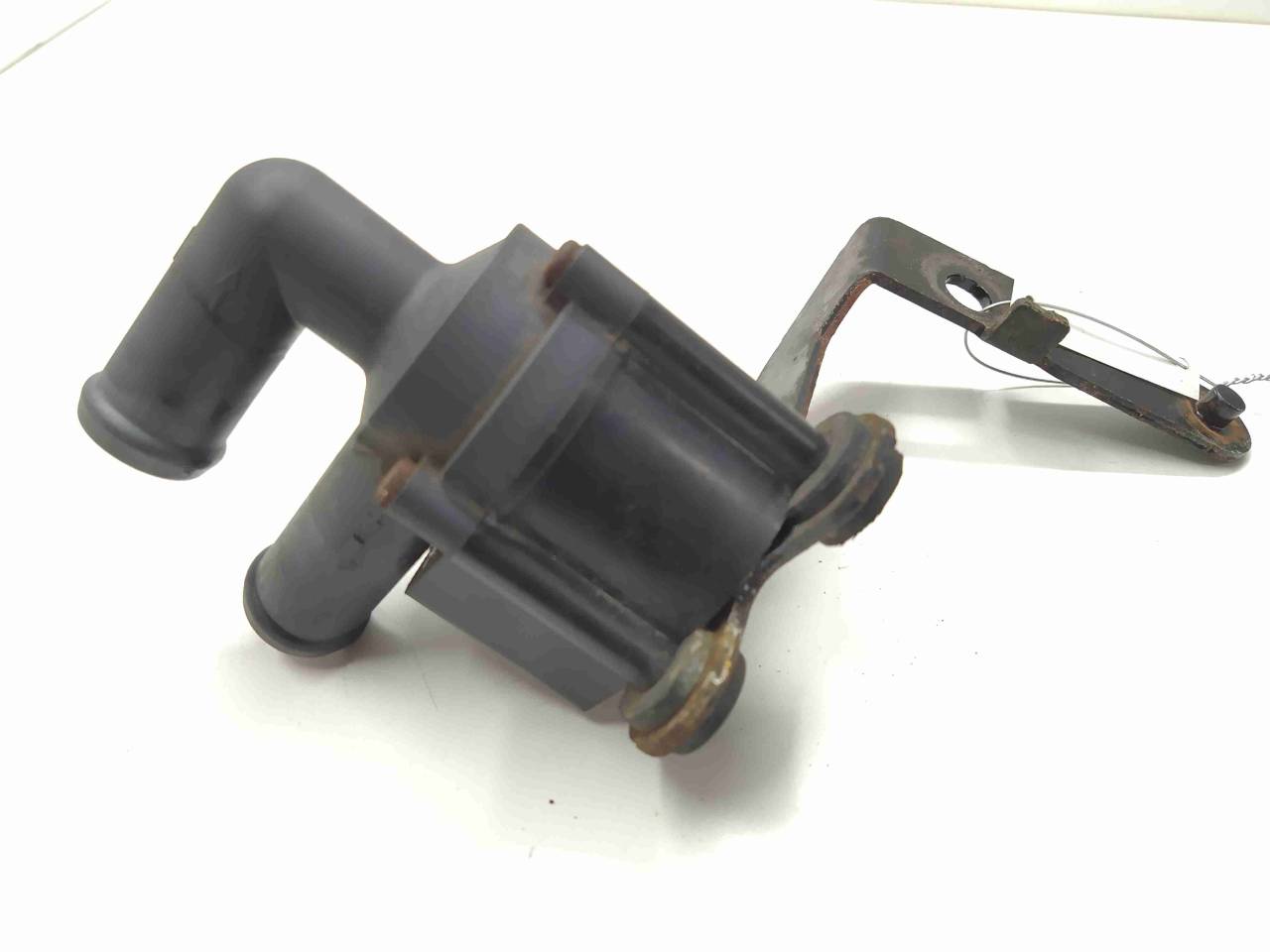 насос антифриза дополнительный Volkswagen Passat B6 2007, 1.9 л., TD, дизель, МКПП, передний привод, 5N0965561, 5N0121093A - фото №1