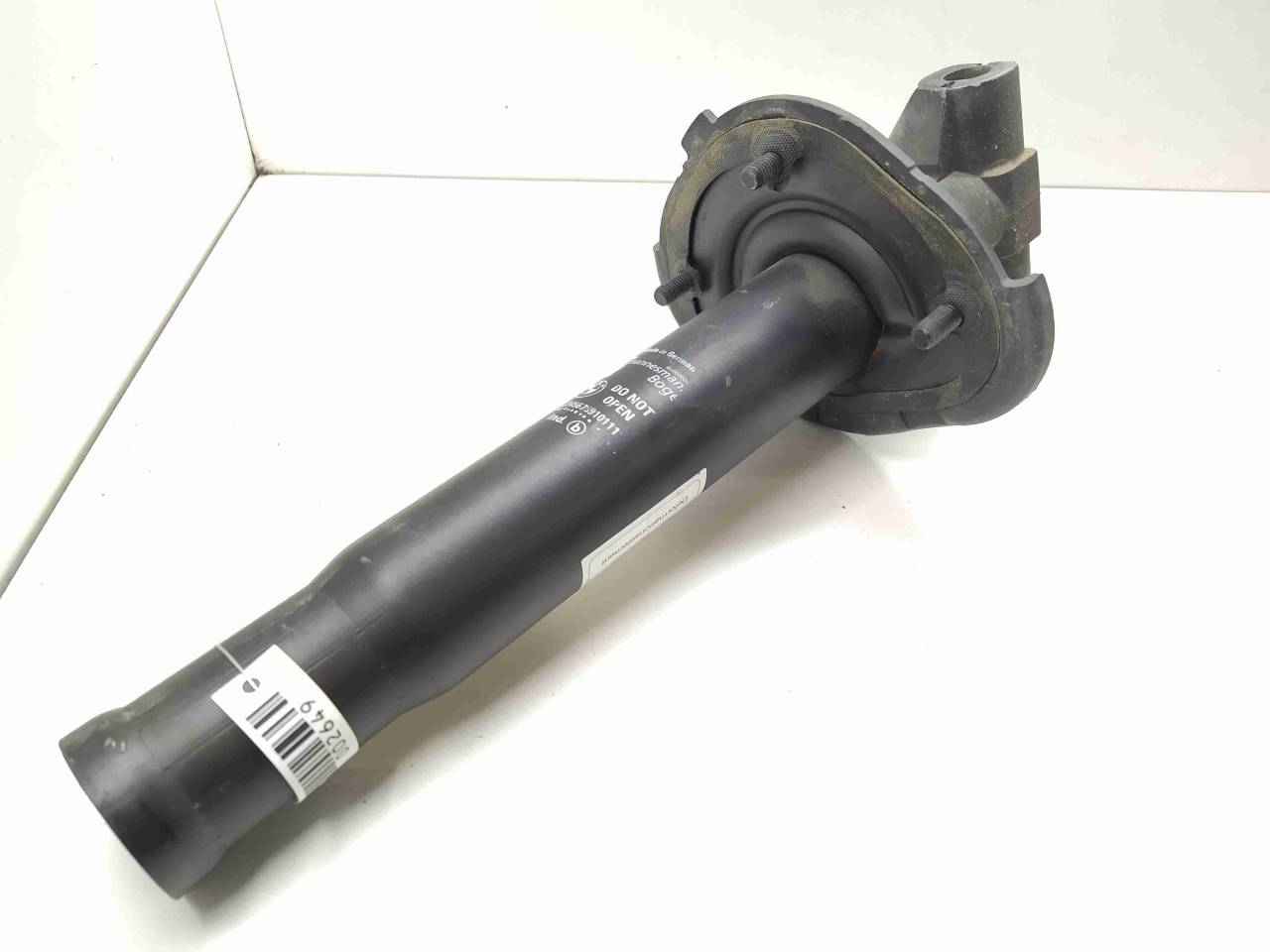 кронштейн заднего бампера BMW 5 серия E39 1999, 2.5 л., i, бензин, МКПП, седан, задний привод, 51128248032, 8248032 - фото №1