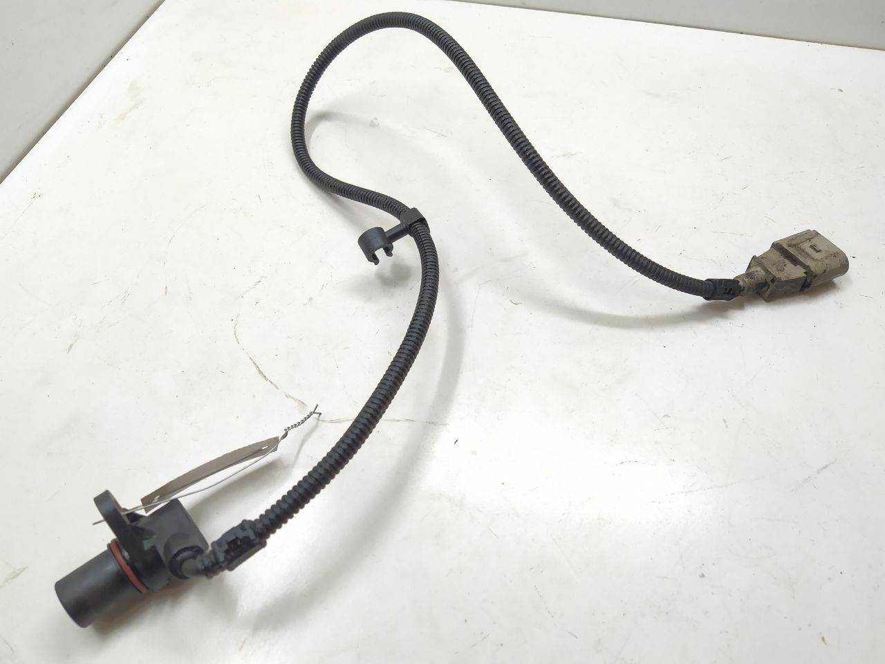 датчик коленвала Audi A4 B7 2007, 1.8 л., Ti, бензин, МКПП, передний привод, 0261210177 - фото №1