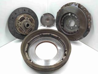 комплект сцепления Volkswagen Golf 4 поколение 2003, 1.9 л., SDi, дизель, МКПП, передний привод, AQM, 027105273D, 038141025L, 038141031, 055141124H