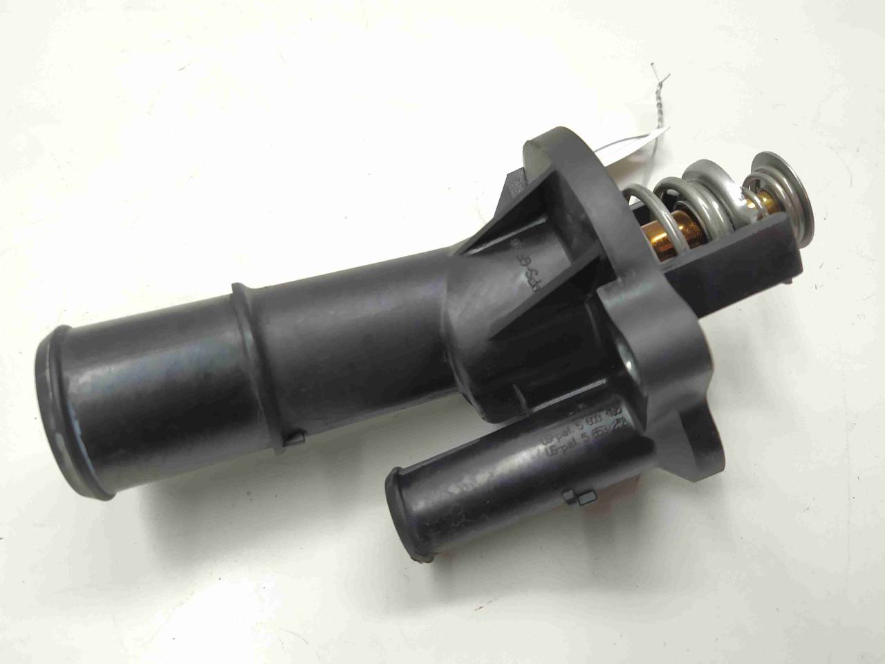 корпус термостата Volvo S40 2 поколение 2006, 1.8 л., i, бензин, МКПП, передний привод, 4M5GEF, 5603485, 5653258 - фото №1