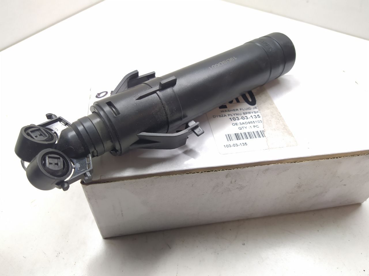 форсунка омывателя фары Volkswagen Passat B7 2014, 3AD955103 - фото №1