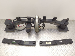 прицепное устройство (фаркоп) Mercedes-Benz M-Класс W164 2005, 3.0 л., CDi, дизель, АКПП, внедорожник 5 дв., полный привод, 1643100156, 1643100537, A1643100156, A1643100537