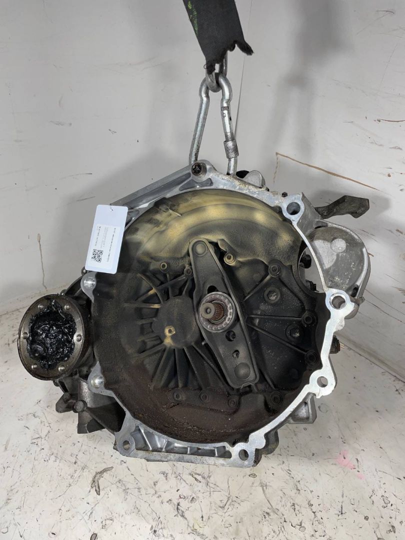 КПП механическая (МКПП) Volkswagen Golf 7 поколение 2014, 1.4 л., бензин, MYF - фото №1