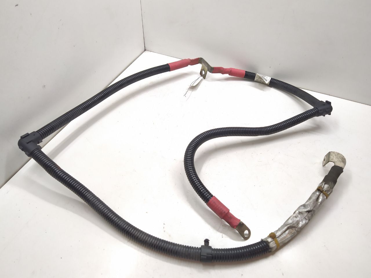 провод с генератора на стартер BMW 1 серия F20/F21 2012, 1.6 л., Ti, бензин, АКПП, задний привод, 12427624412, 7624412, 7624413 - фото №1