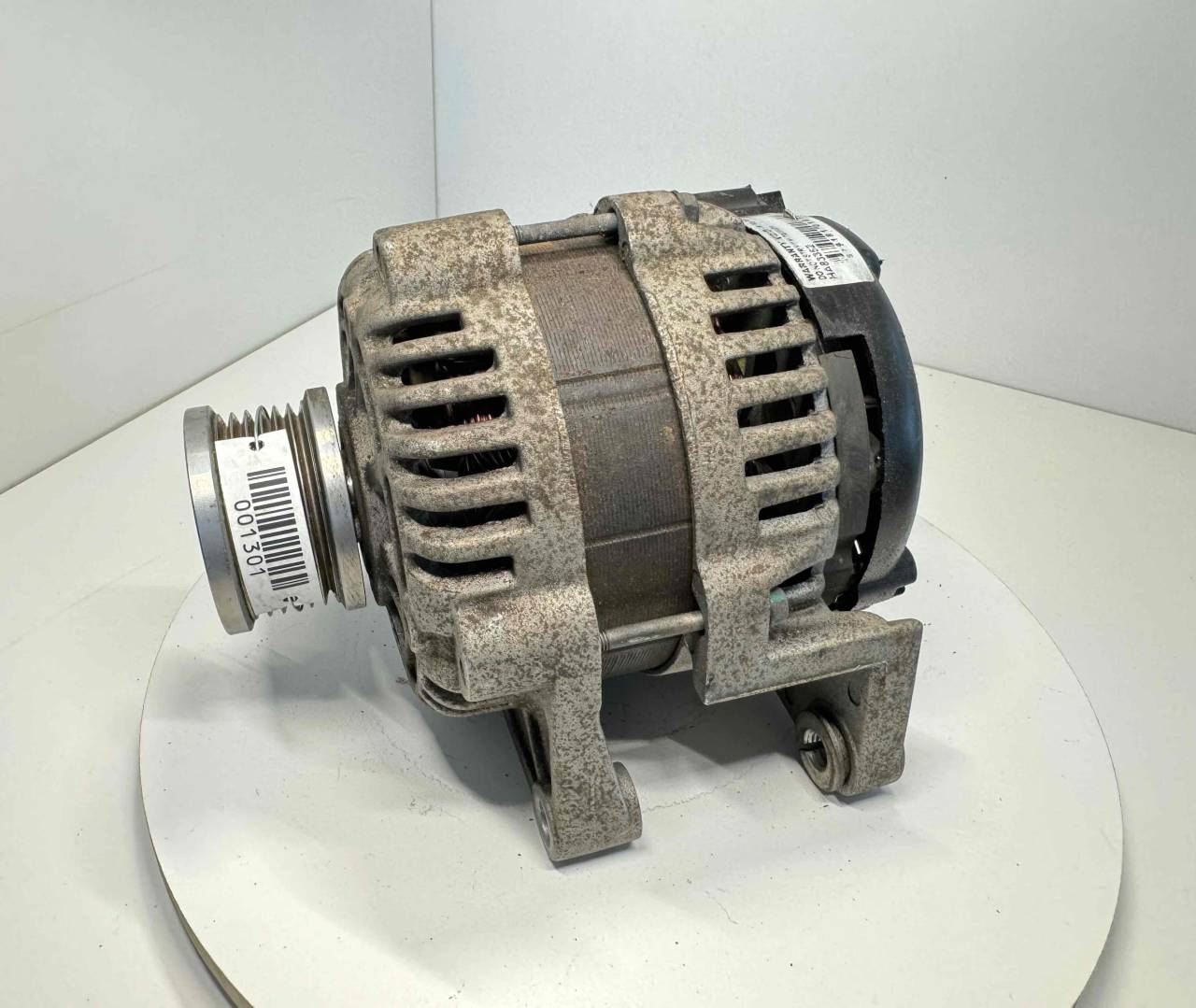 генератор Opel Insignia 1 поколение (A) 2011, 1.8 л., i, бензин, МКПП, передний привод, 13500577 - фото №1