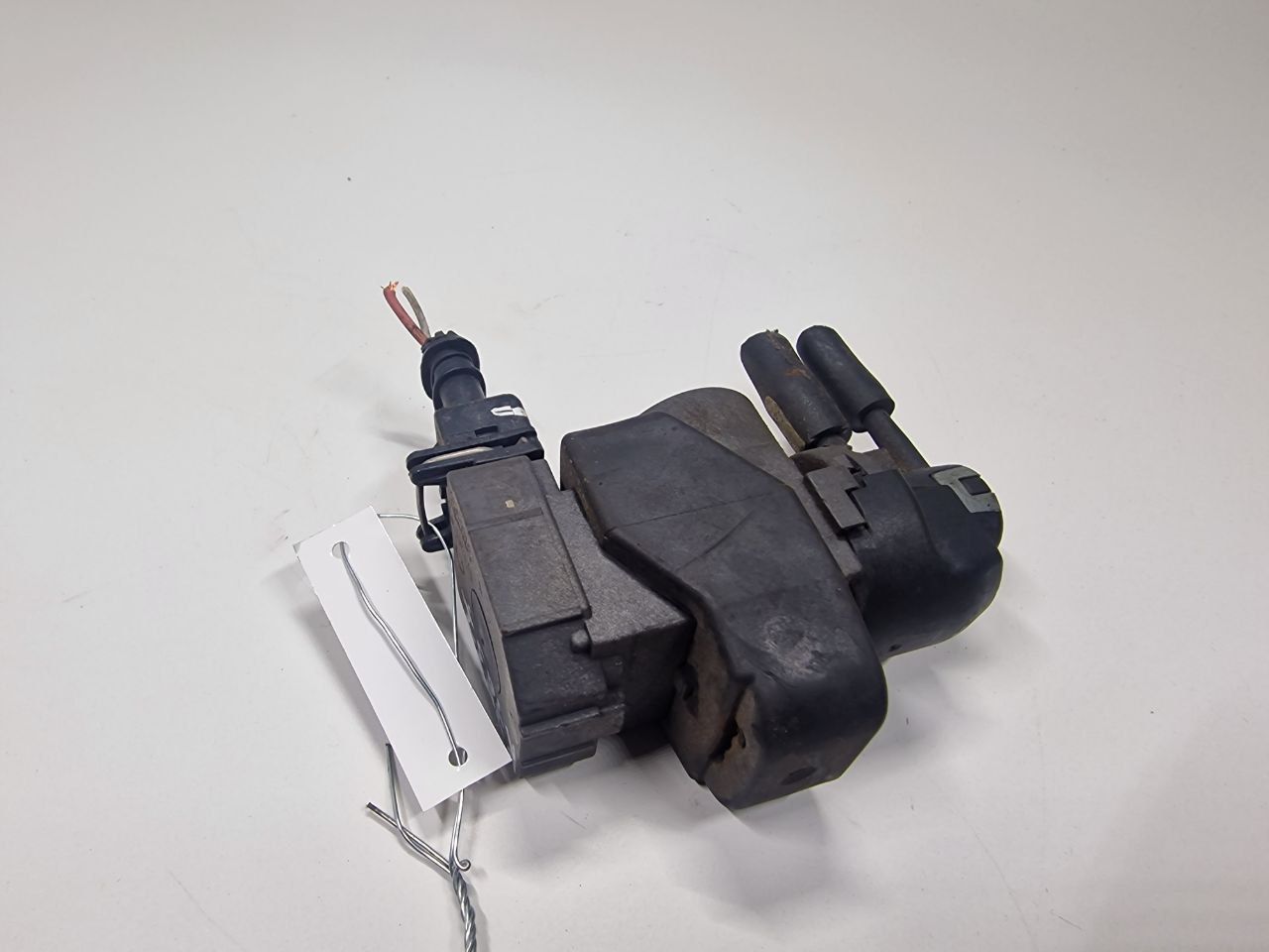 клапан управления турбиной (актуатор) Renault Scenic 3 поколение 2011, 1.5 л., DCi, дизель, МКПП, передний привод, 149568021R, 1371006 - фото №1