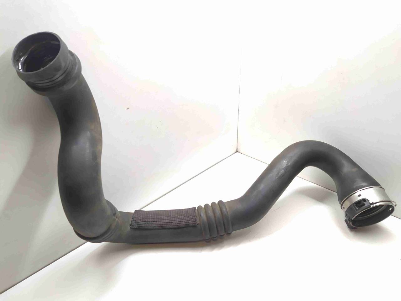 патрубок интеркулера Renault Master 3 поколение 2013, 2.3 л., DCi, дизель, МКПП, передний привод, 144605593R - фото №1