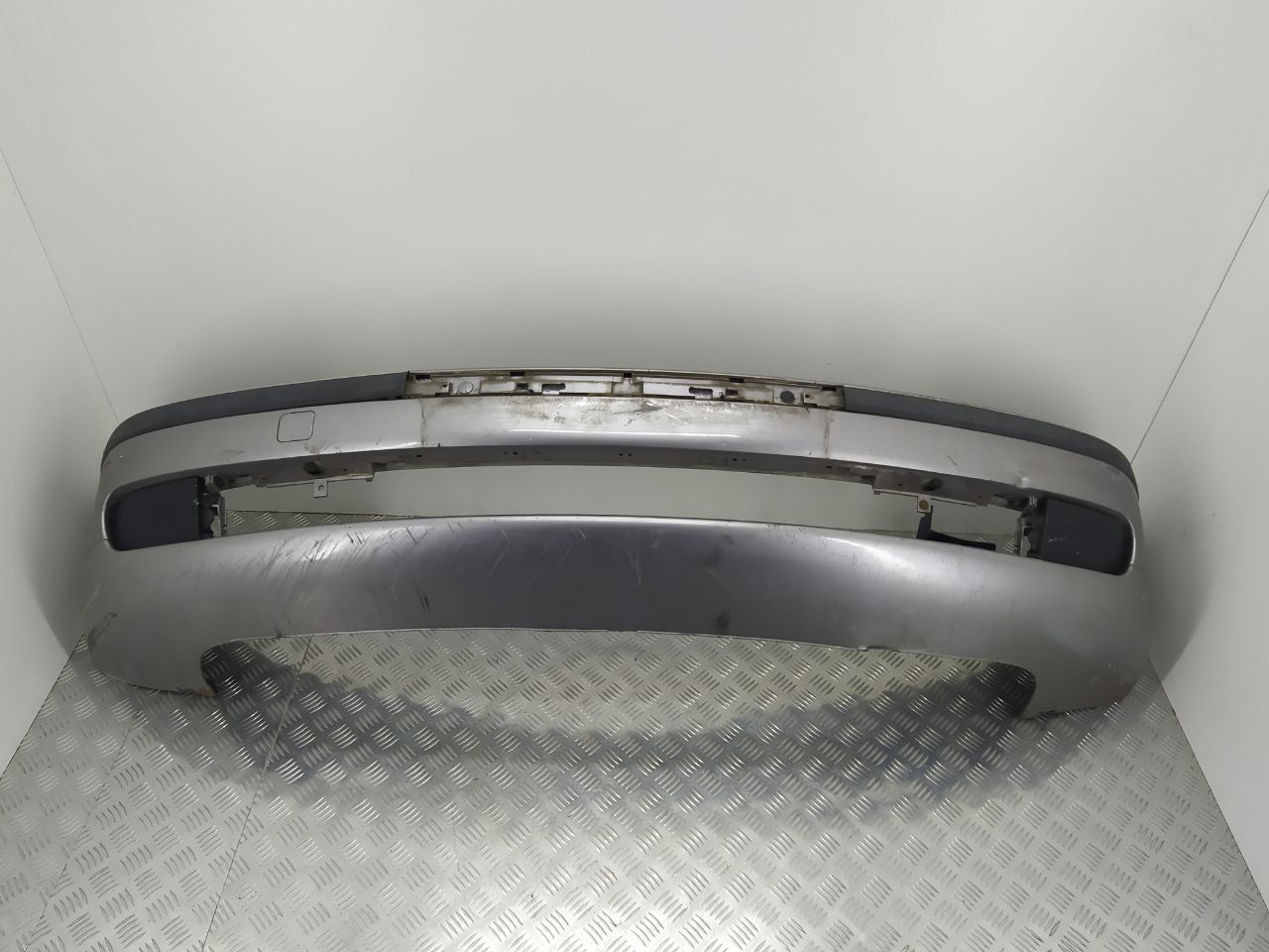 бампер передний BMW 5 серия E39 1997, 2.0 л., i, бензин, МКПП, седан, задний привод, 51118159344 - фото №1