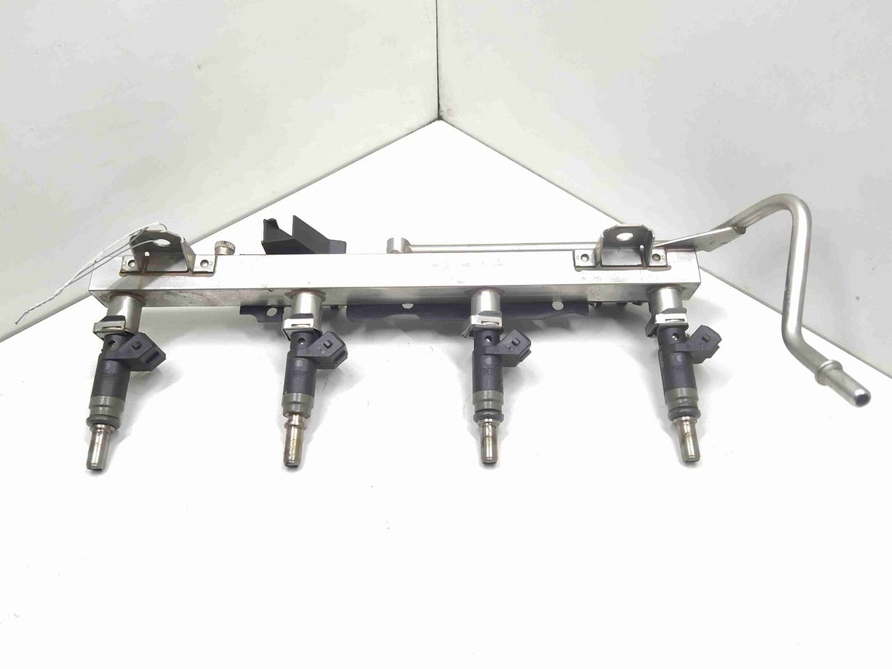 форсунка BMW 3 серия E90/E91/E92/E93 2006, 2.0 л., i, бензин, МКПП, задний привод, 7506158, 13537506158 - фото №1