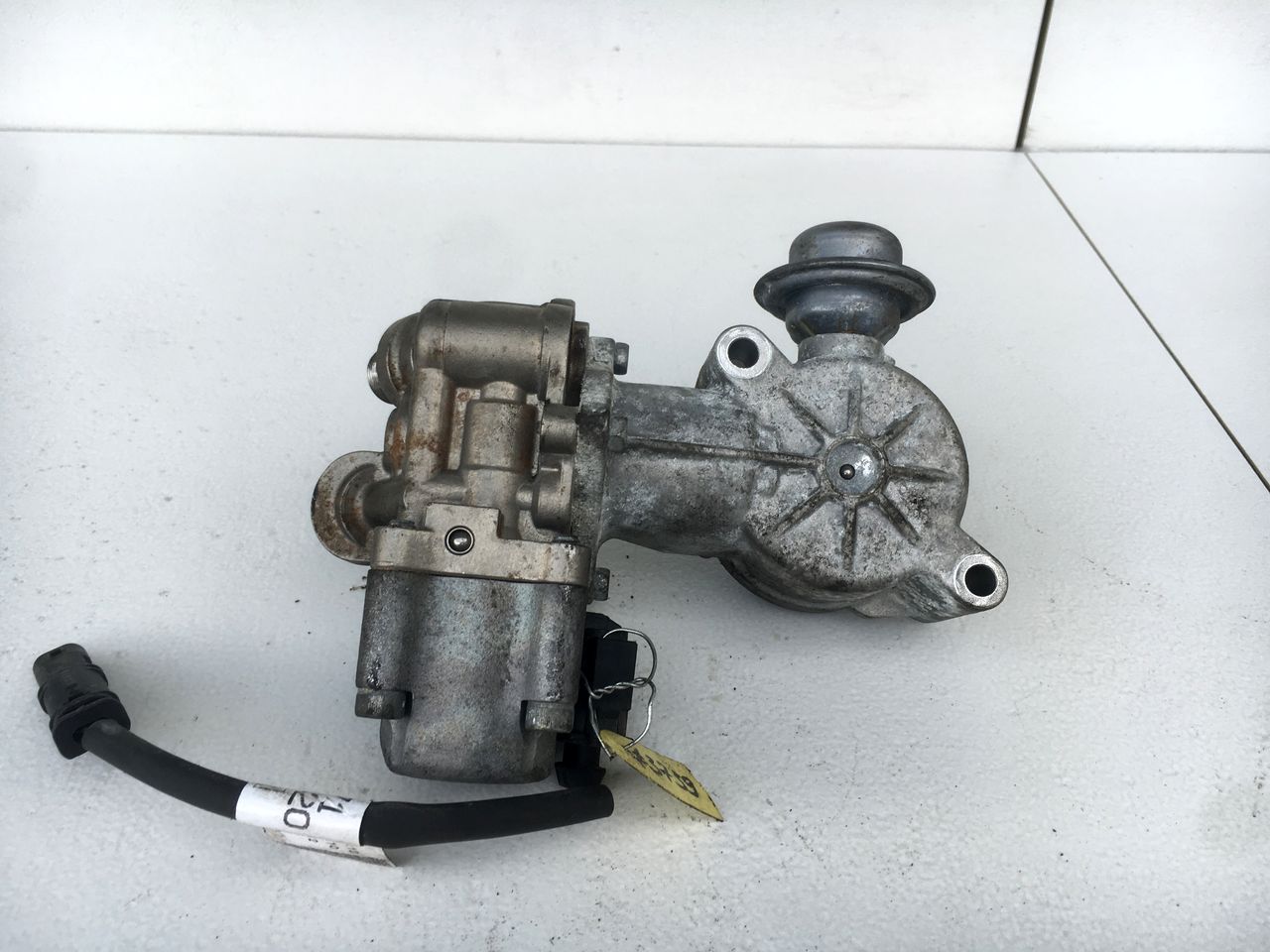 ТНВД Mercedes-Benz E-Класс W212/S212/C207/A207 2012, бензин, A2710702201, A2710703401, A2710703701, 2710703401, 2710703701, 2710702201 - фото №1