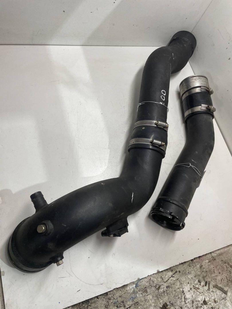 патрубок турбины BMW X3 F25 2014, 2.0 л., бензин, 13717597592, 13717605044, 13717597591 - фото №1