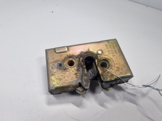 замок двери передней левой Audi 80 B3 1987, 1.8 л., бензин, МКПП, седан, передний привод, 893837015A