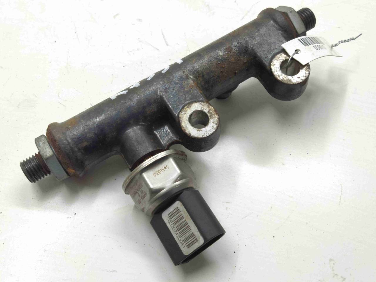 топливная рампа Jaguar S-Type 1 поколение 2004, 2.7 л., TD, дизель, АКПП, задний привод, 4R8Q9C066AA - фото №1