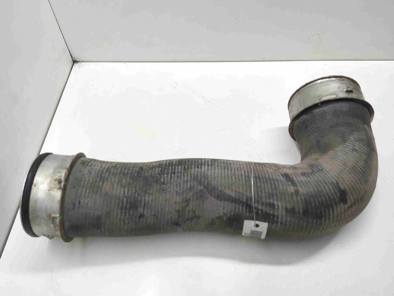 патрубок интеркулера Volkswagen Passat B6 2006, 1.9 л., TD, дизель, МКПП, передний привод, 1K0145834L - фото №1