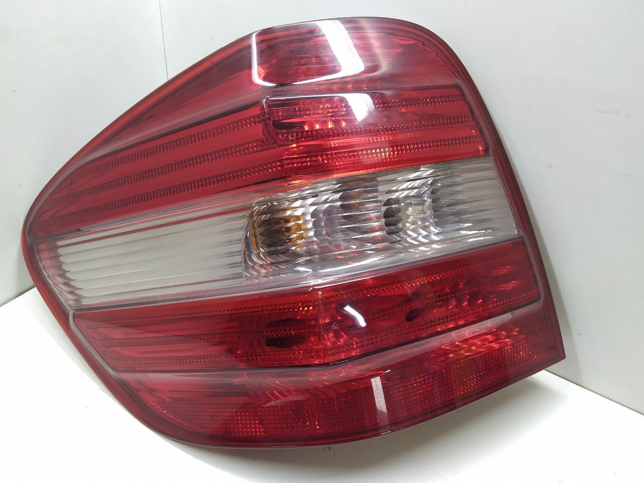 фонарь задний левый Mercedes-Benz M-Класс W164 2005, 3.0 л., CDi, дизель, АКПП, внедорожник 5 дв., полный привод, A1648200164 - фото №1