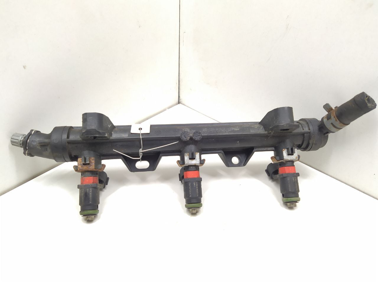 форсунка Skoda Fabia 2 поколение (5J) 2008, 1.2 л., i, бензин, МКПП, передний привод, 03E906031A - фото №1