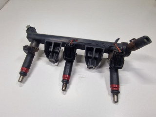 форсунка Volkswagen Polo 4 поколение [рестайлинг] 2006, 1.2 л., i, бензин, МКПП, передний привод, 03D906031C