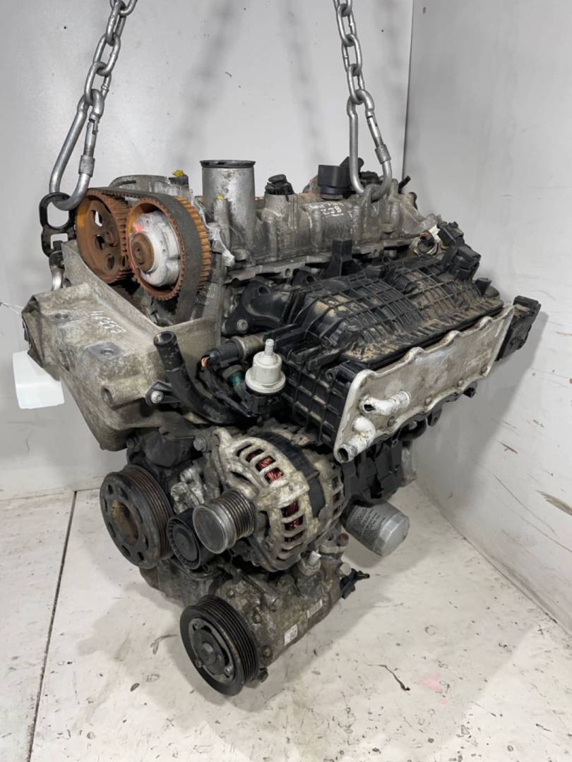 двигатель Skoda Rapid 1 поколение 2014, 1.2 л., бензин, АКПП, хетчбэк 5 дв., CJZ - фото №1