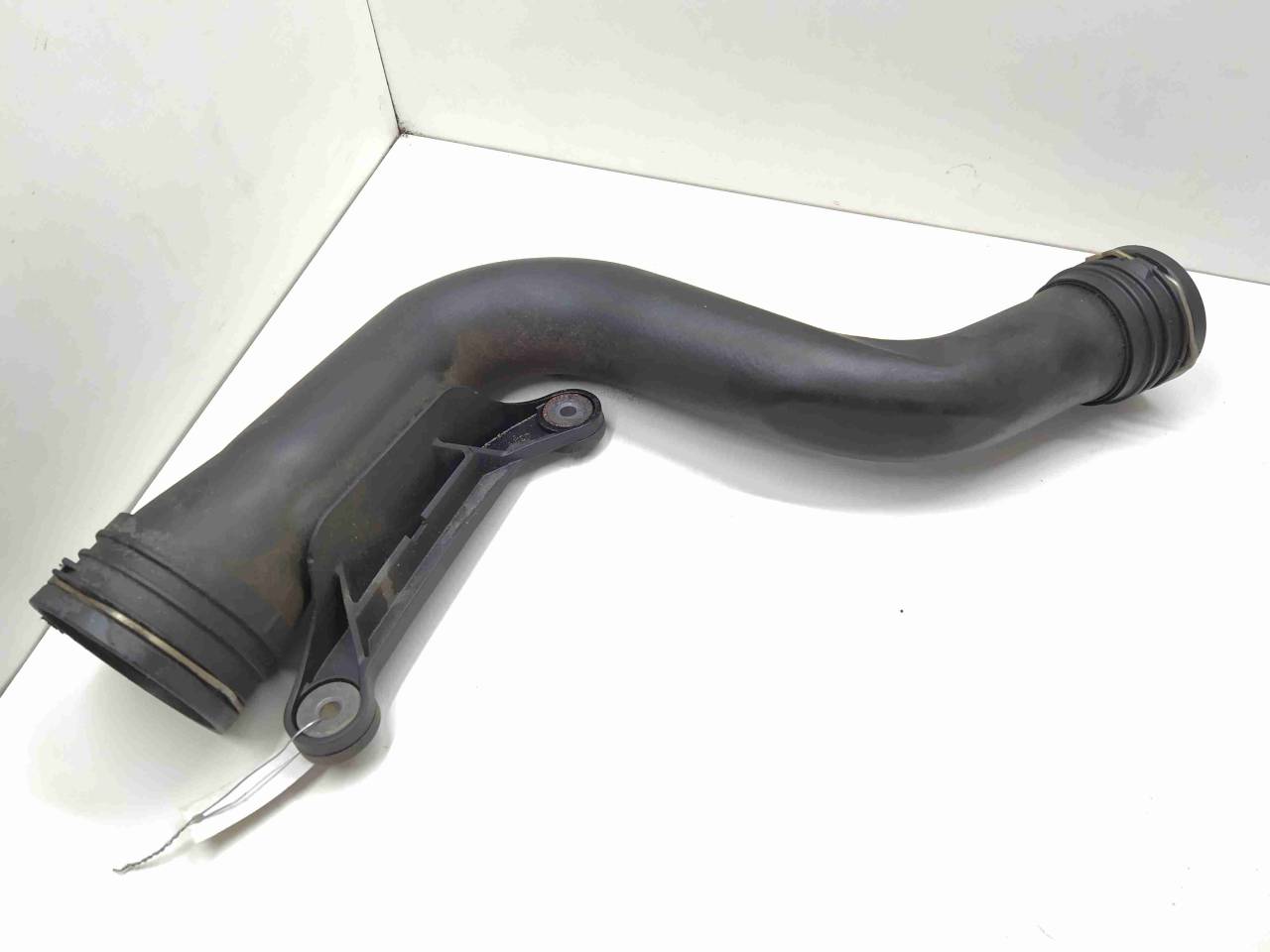 патрубок интеркулера Volkswagen Passat B6 2006, 1.9 л., TD, дизель, МКПП, передний привод, 1K0145762P - фото №1